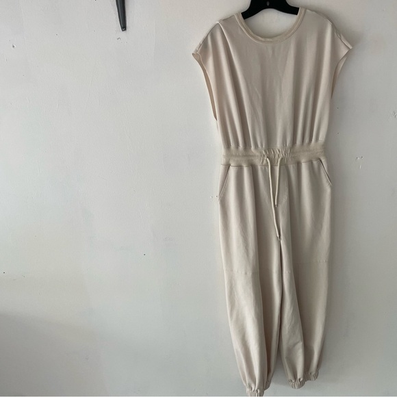 Cream Crewneck Cutout Back Cinched Waist Cap Sleeve Jumpsuit 27131 - Picture 2 of 11